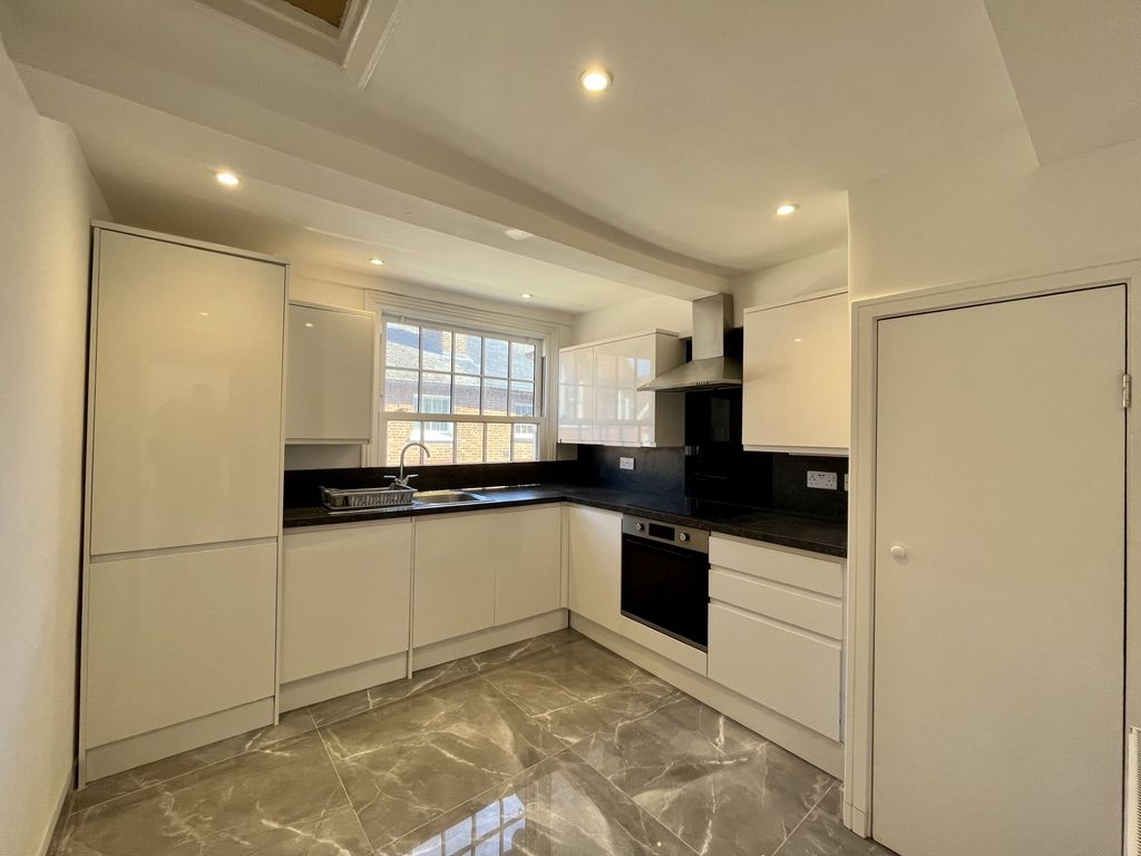 Property photo 1 of 8 Kitchen