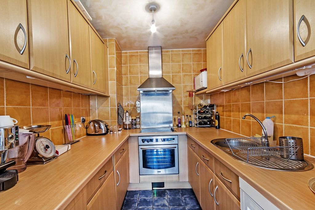 Property photo 2 of 4 1 Bed To Let Thes...