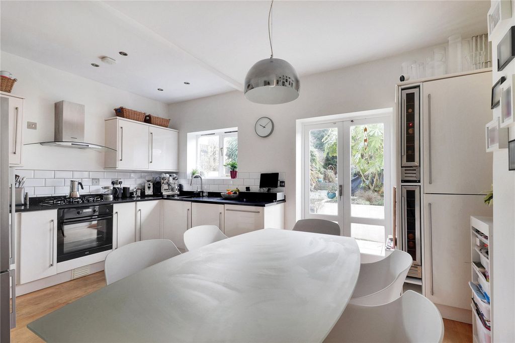 Property photo 3 of 13 Kitchen/Dining Room