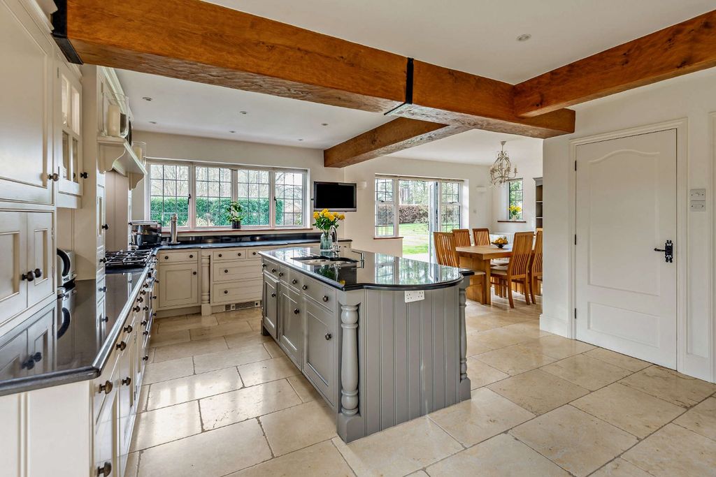 Property photo 2 of 19 Picture No. 13