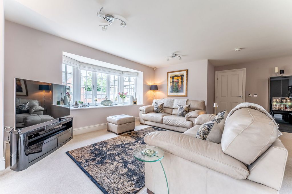 Property photo 2 of 46