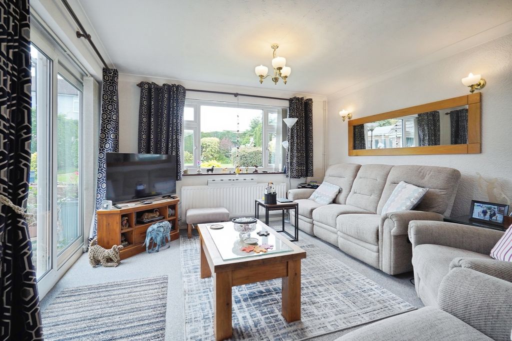 Property photo 2 of 19 Living Room