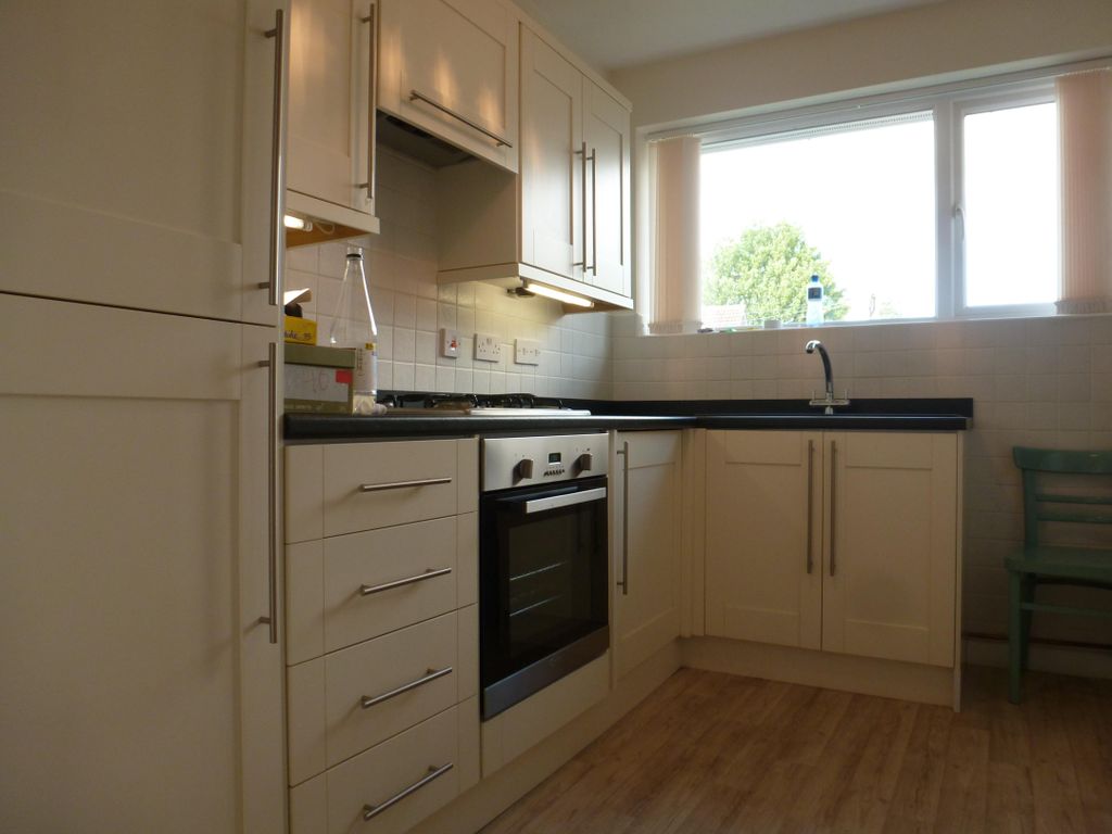 Property photo 2 of 9 Kitchen