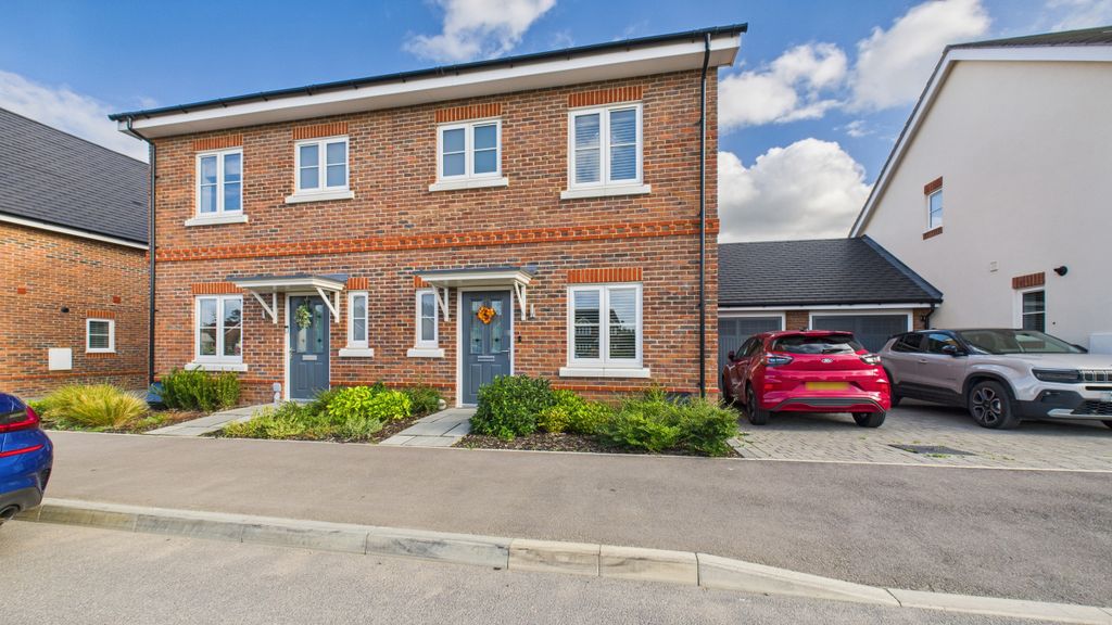 Property photo 1 of 18 Cam04968G0-Pr0066-Still015