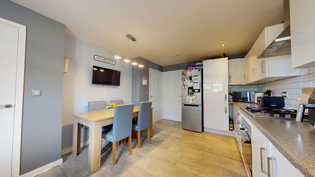 Property photo 3 of 24 5298244