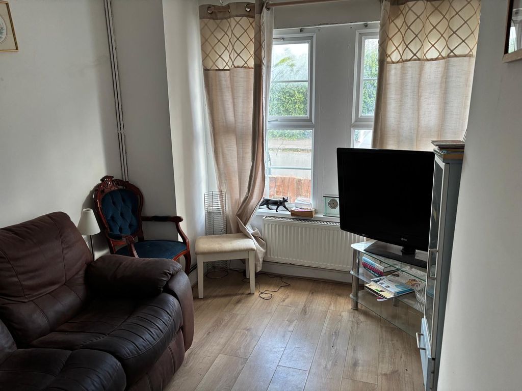 Property photo 2 of 5