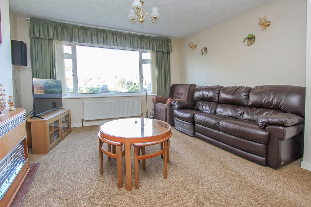 Property photo 3 of 11