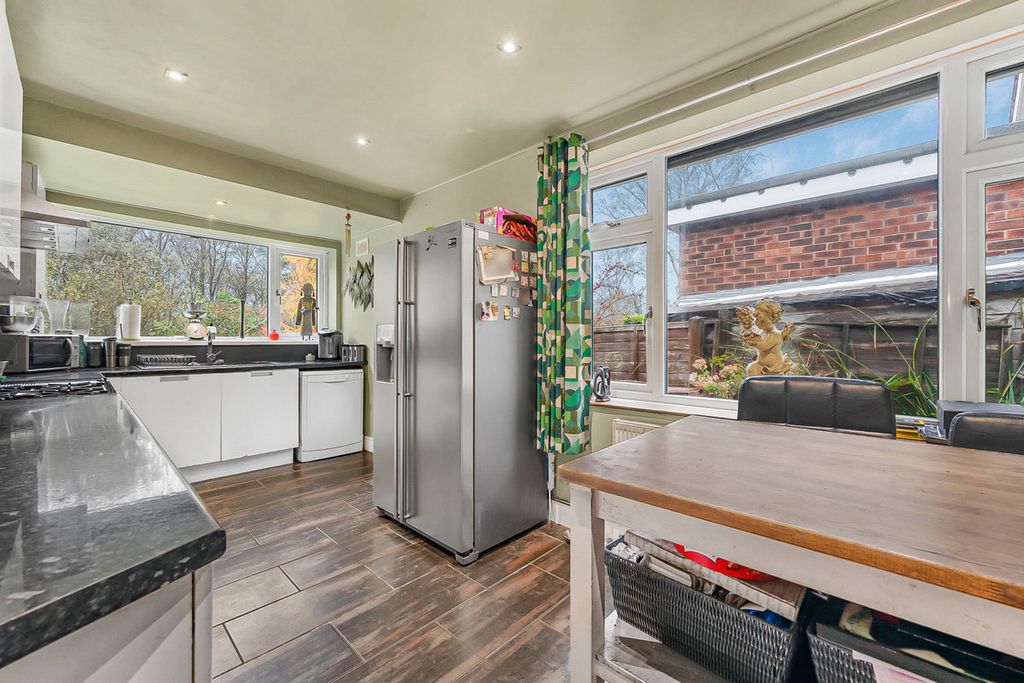 Property photo 3 of 23