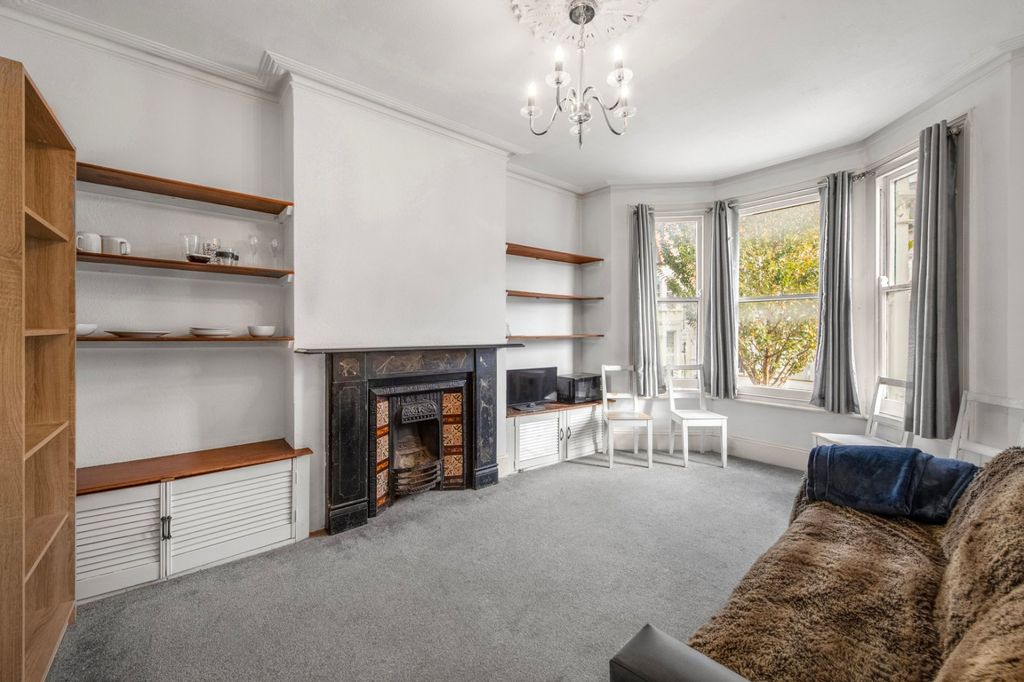 Property photo 1 of 6