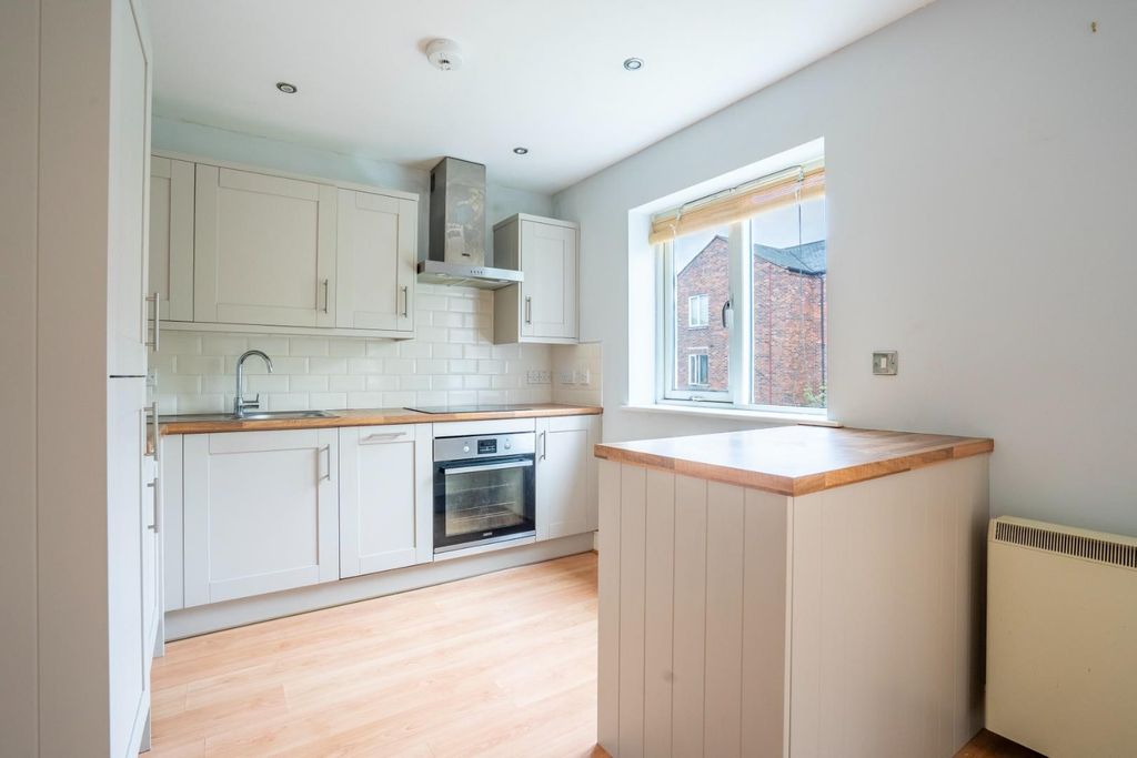 Property photo 2 of 15 Kitchen