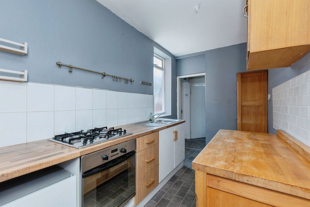 Property photo 3 of 16