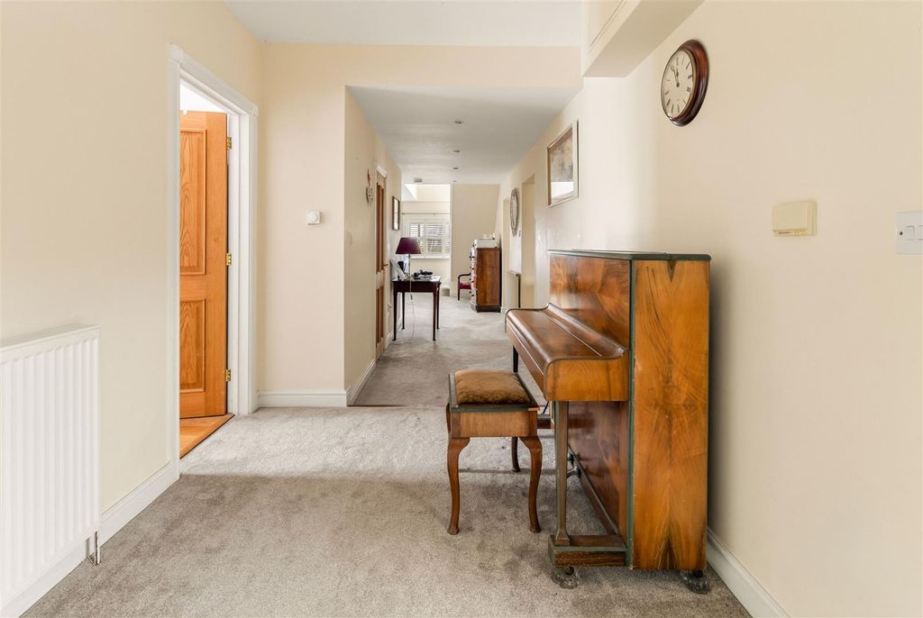 Property photo 3 of 29 Hallway.Jpg