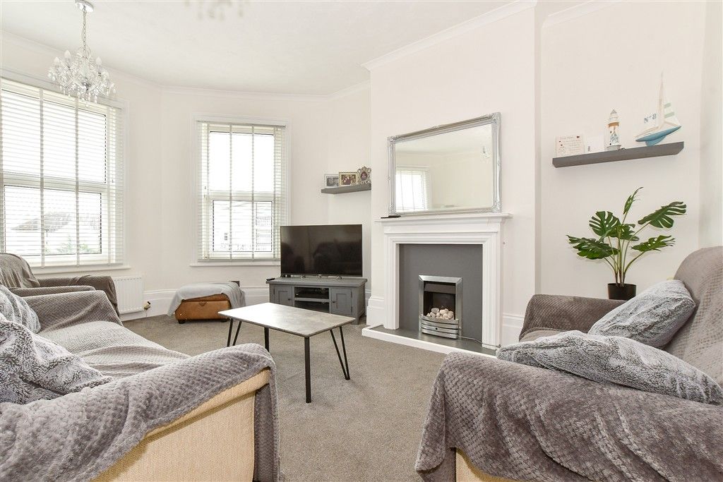 Property photo 3 of 8 Lounge/Dining Room