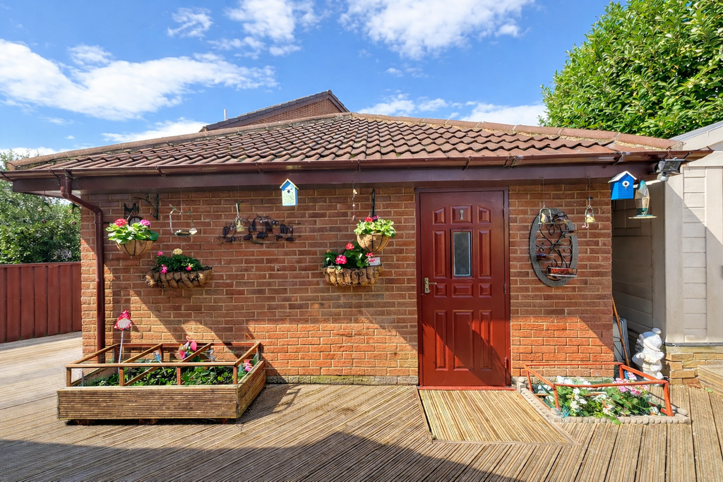 Property photo 2 of 15 Garage
