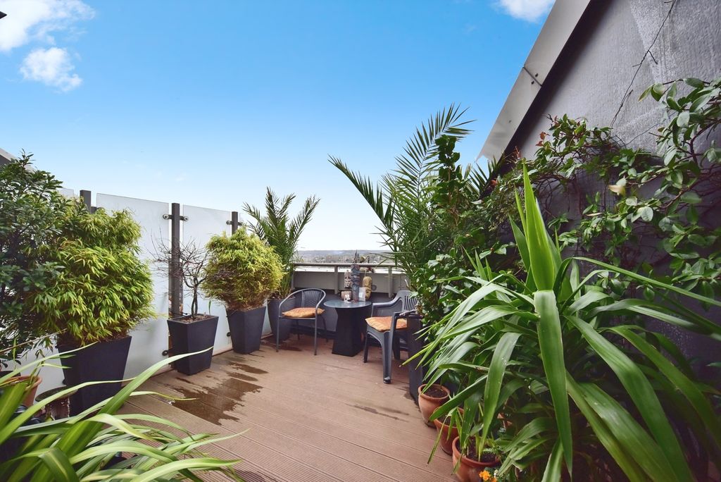 Property photo 2 of 20 Pbox-Img.Jpg