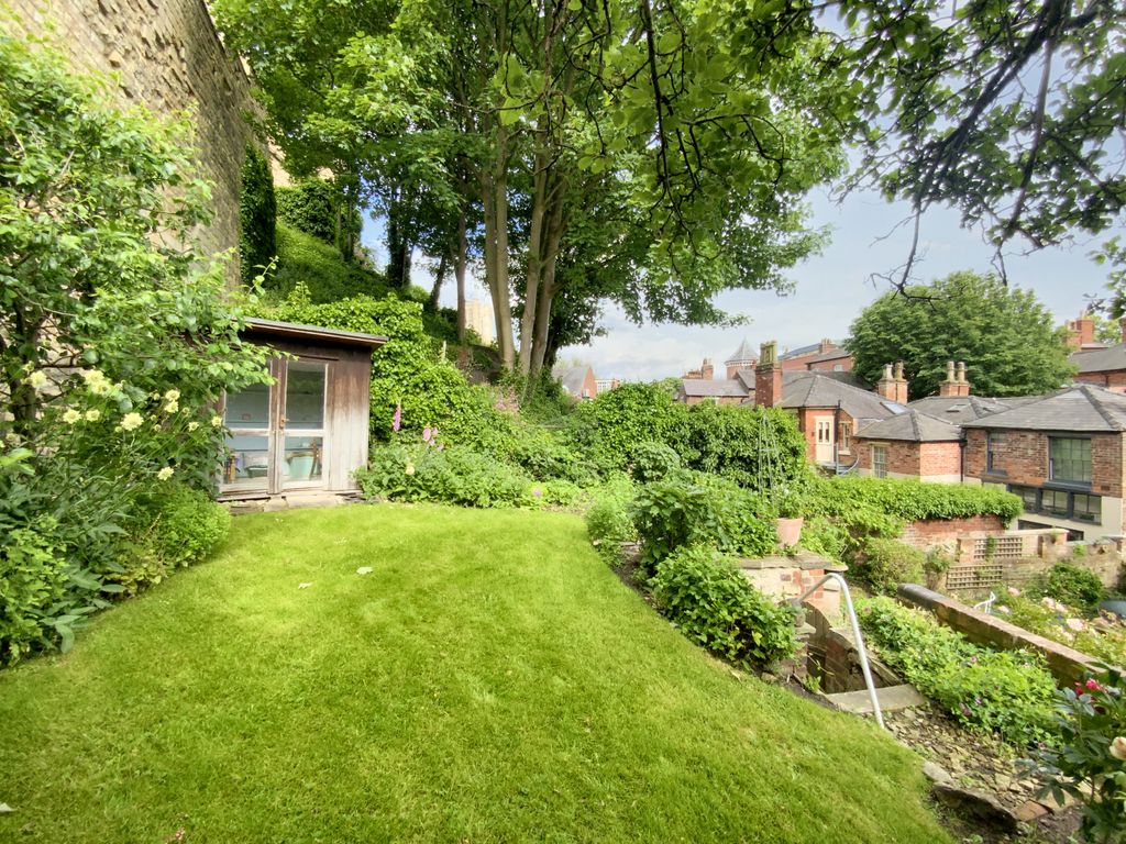 Property photo 3 of 27