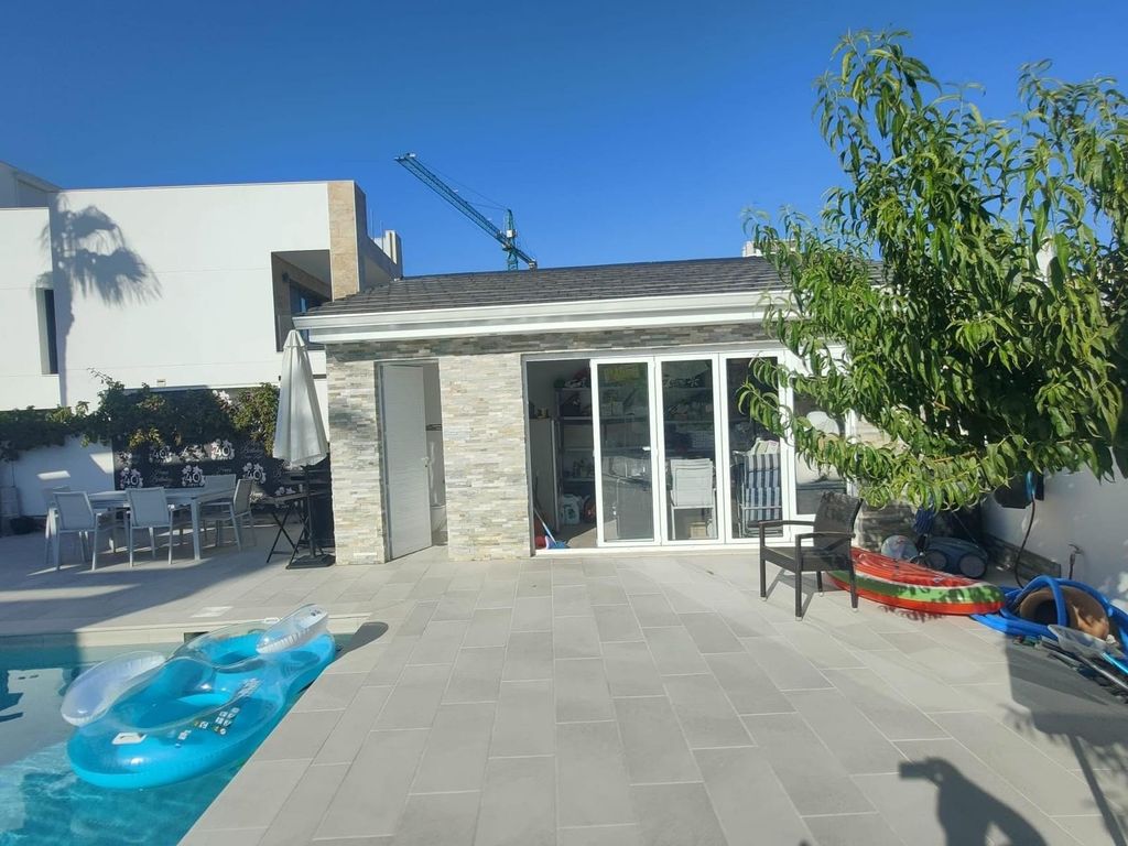Property photo 2 of 50