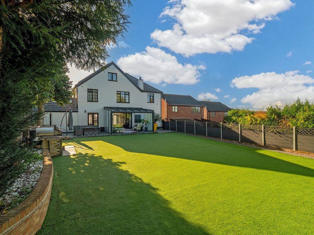 Property photo 2 of 28