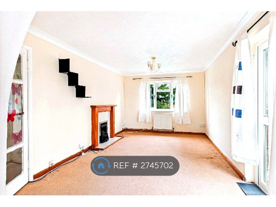 Property photo 3 of 8 Living Room