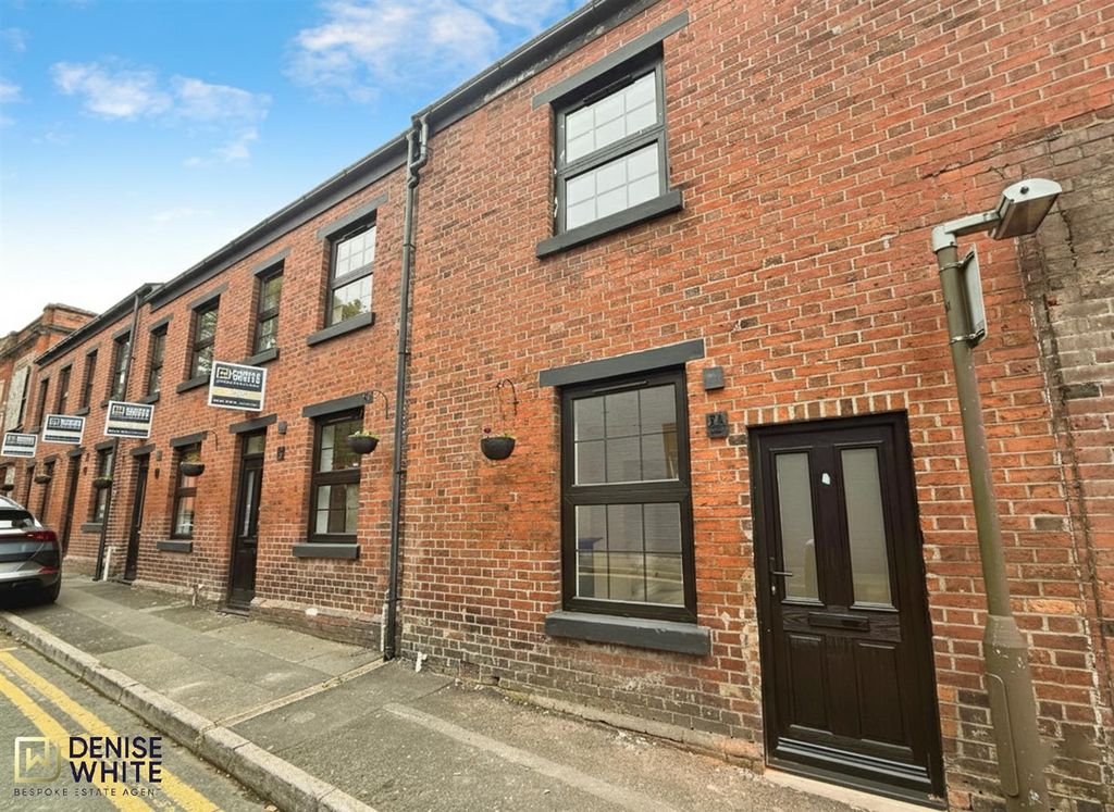 Property photo 1 of 18 Front