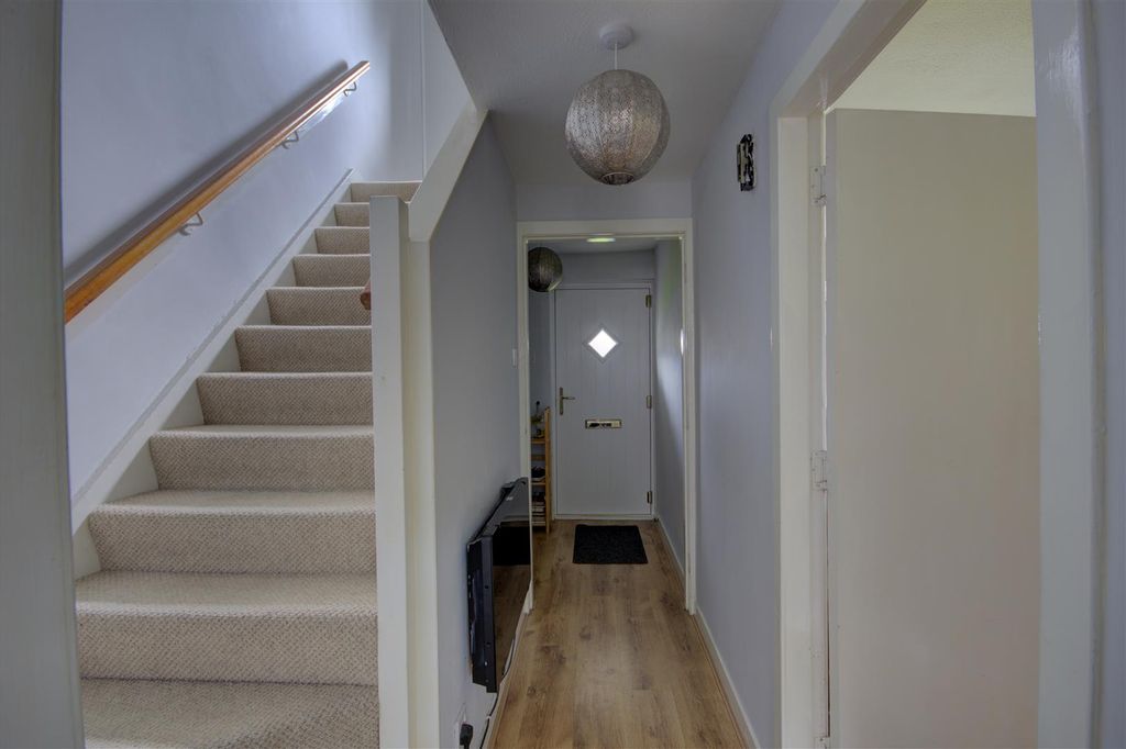 Property photo 2 of 19 Hallway