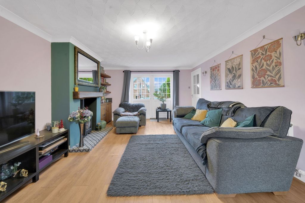 Property photo 2 of 19