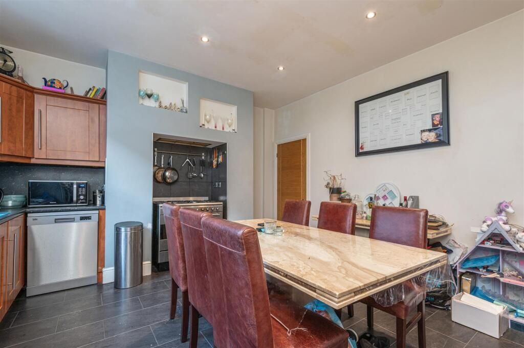 Property photo 2 of 14 1c3268096341Fe7Db18464E565Bec1d9.Jpeg