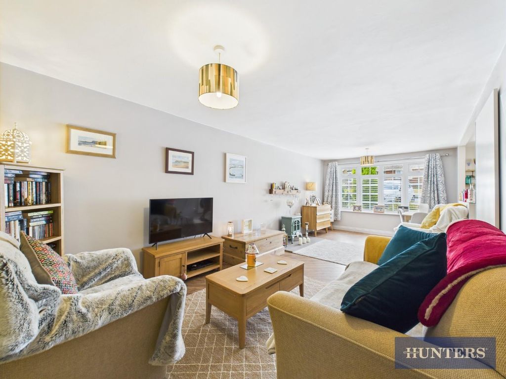 Property photo 3 of 15 Living Room