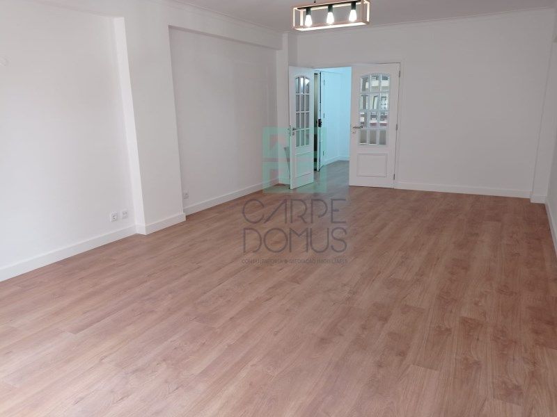 Property photo 1 of 31