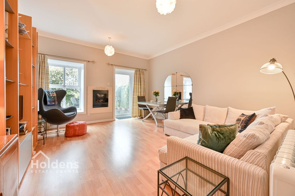 Property photo 2 of 18