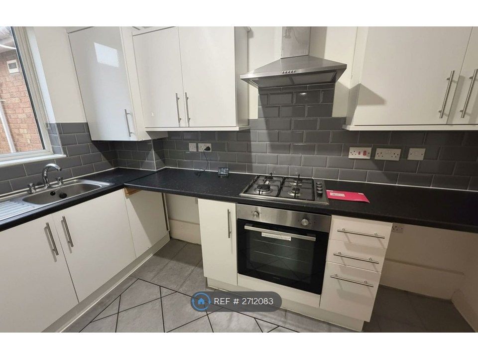 Property photo 1 of 9 Kitchen