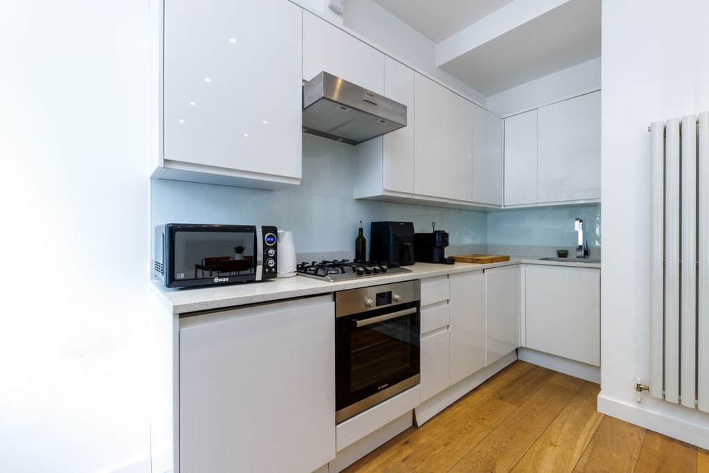 Property photo 3 of 5 Shepherds Bush Ro...