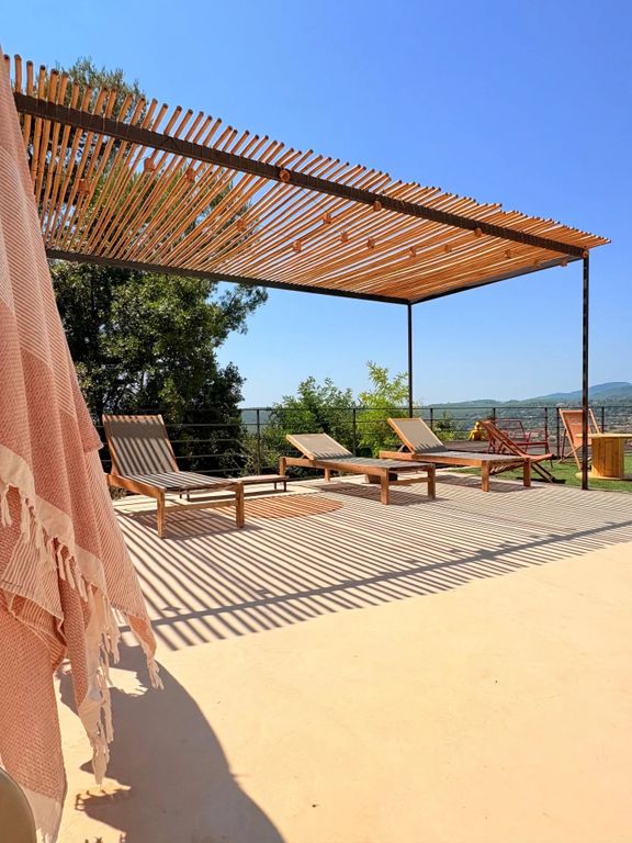 Property photo 3 of 25