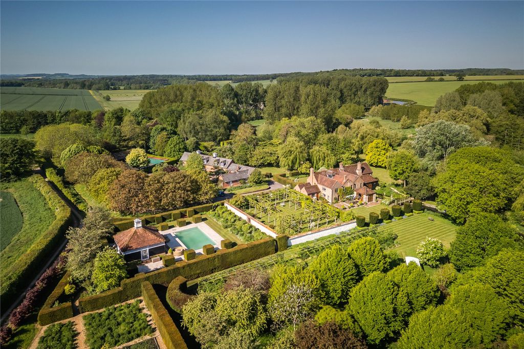 Property photo 1 of 31 Stanbridge Mill
