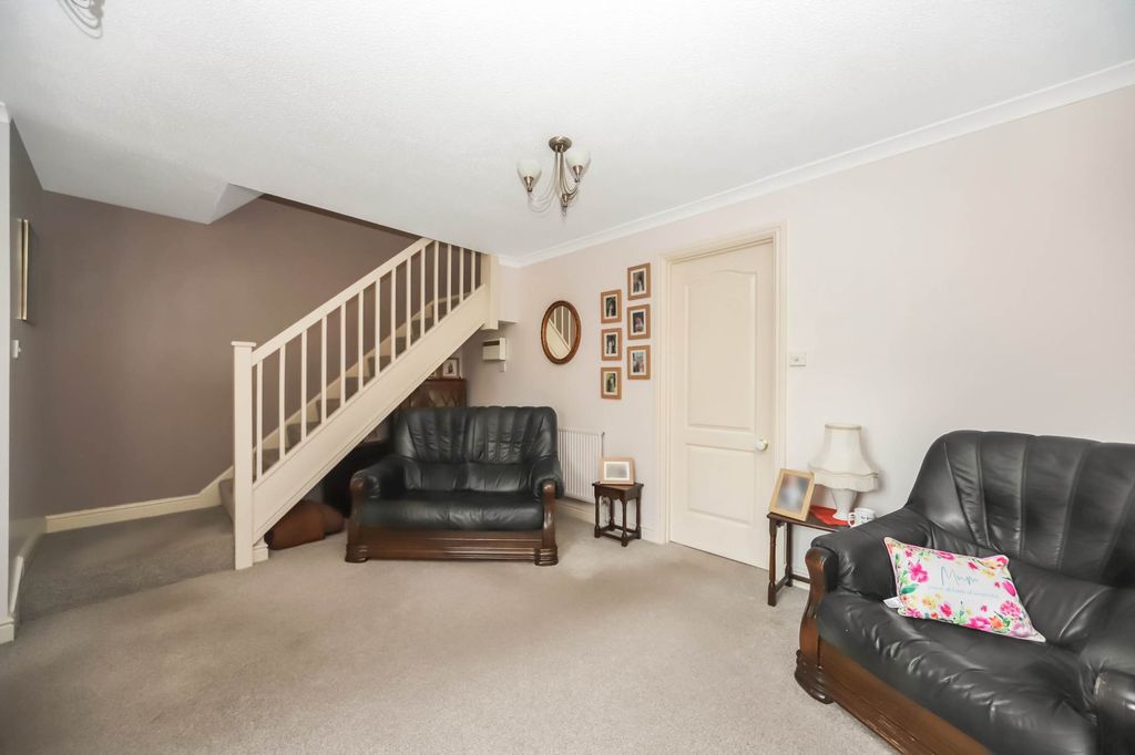 Property photo 3 of 15