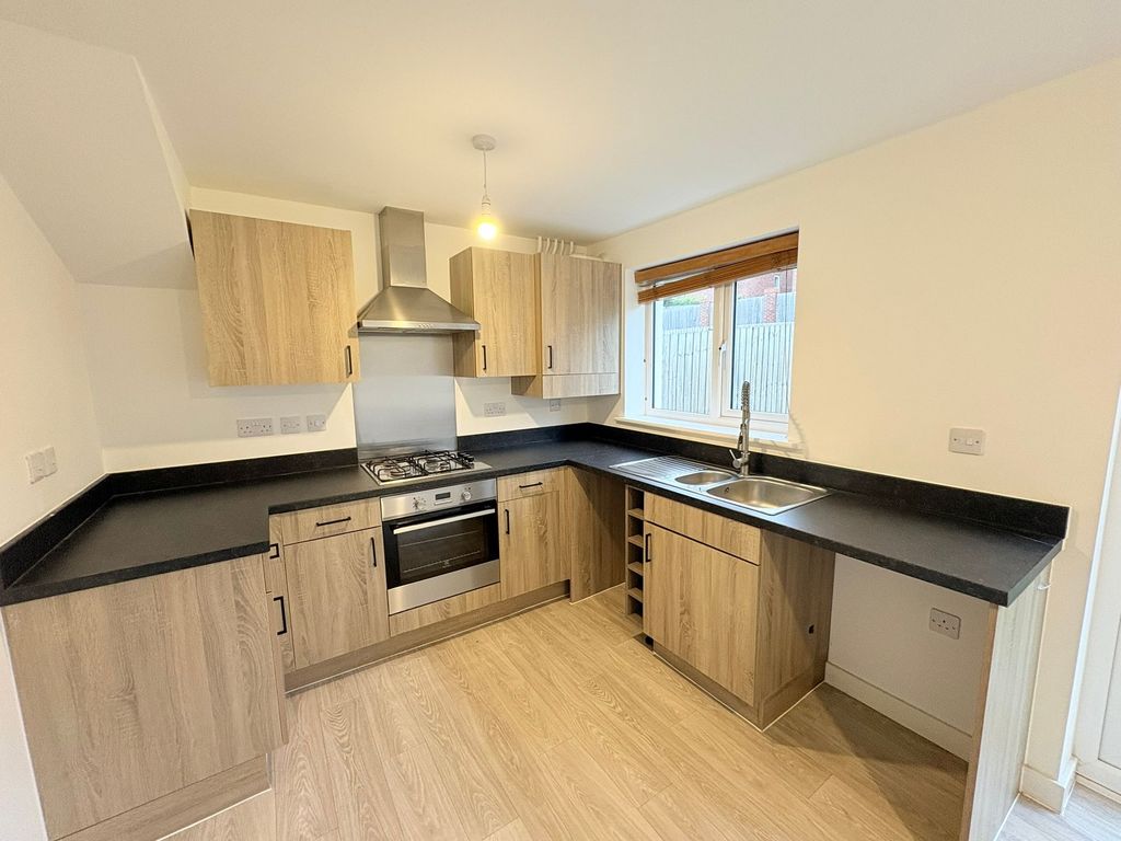 Property photo 2 of 26