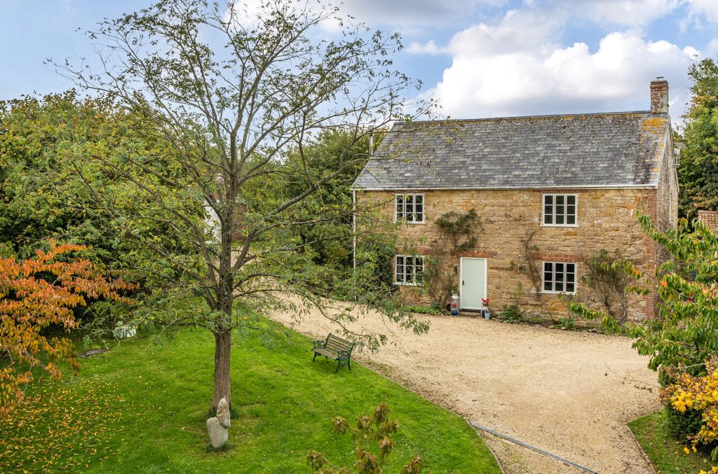 Property photo 1 of 43 1364410-2-68F127d...