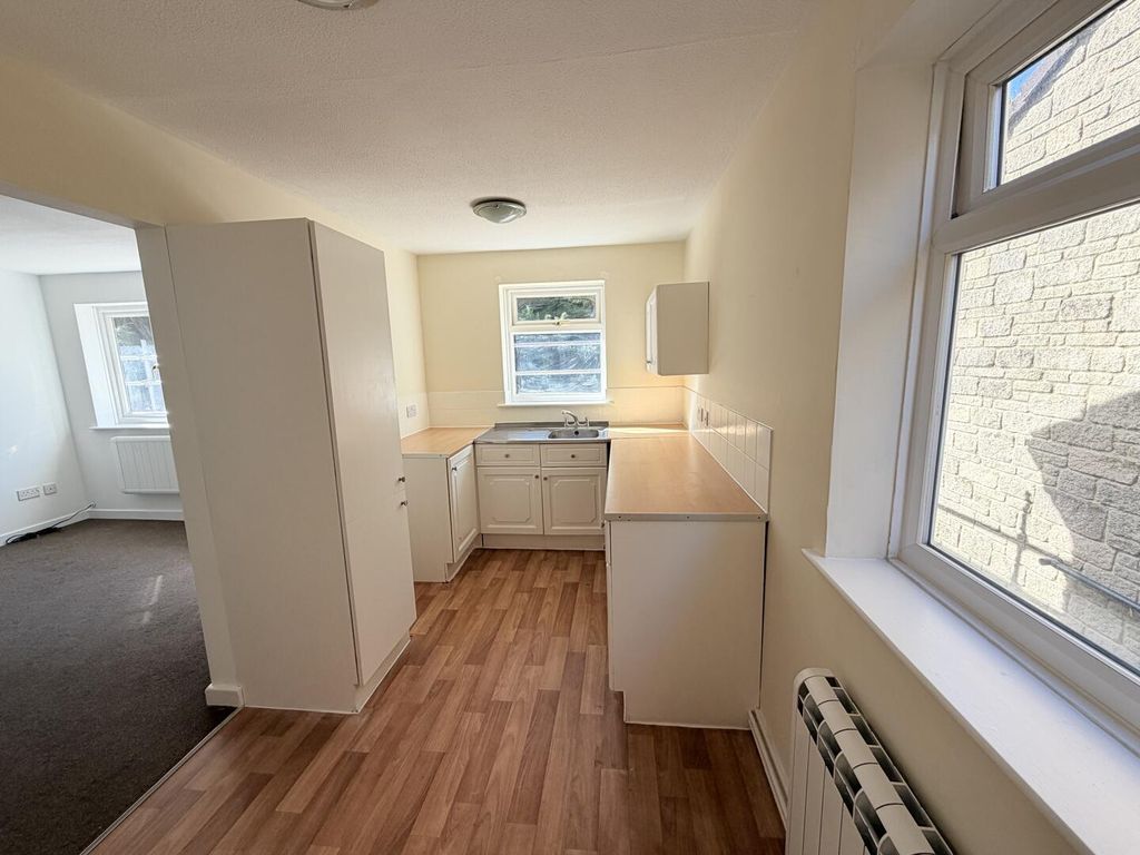 Property photo 2 of 9 Kitchen