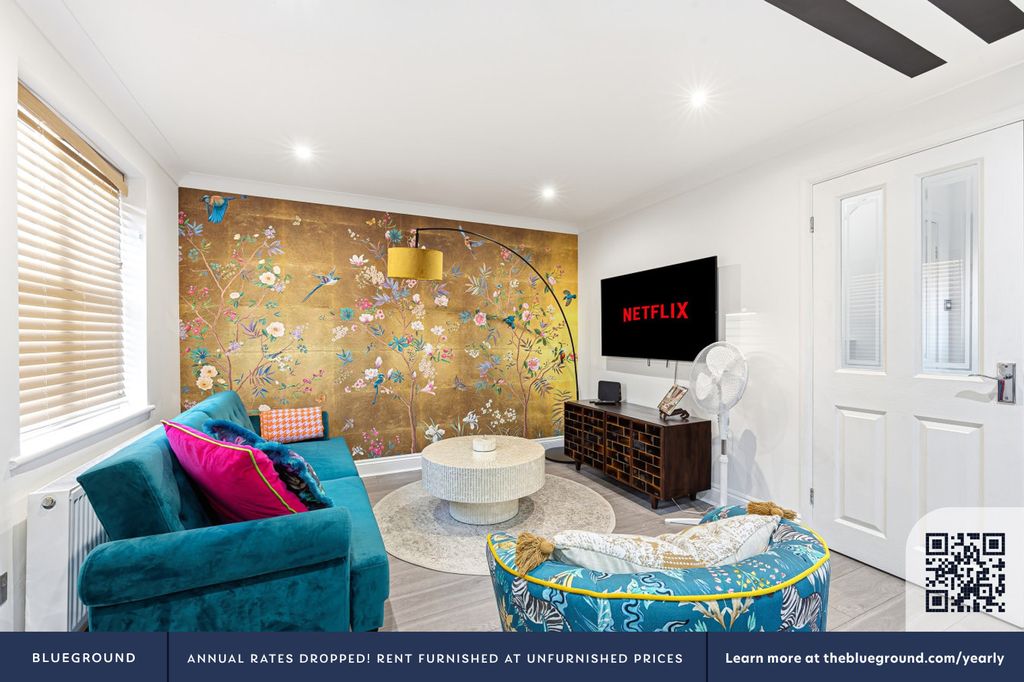 Property photo 3 of 36 Living Room