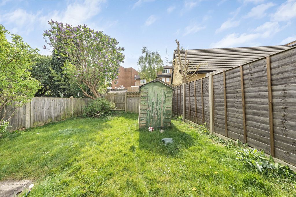 Property photo 2 of 9 Garden