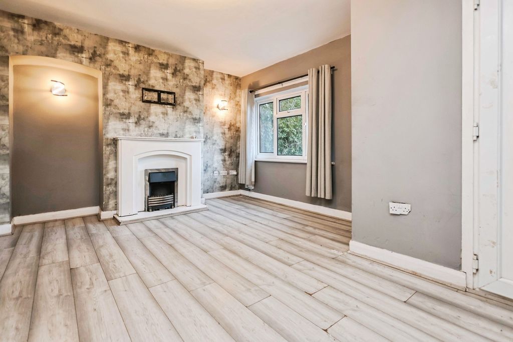 Property photo 2 of 14 Pbox-Img.Jpg