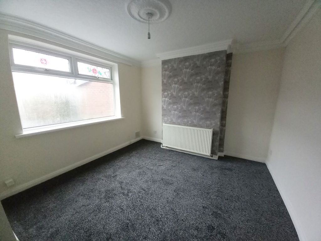 Property photo 3 of 13 Dining Room