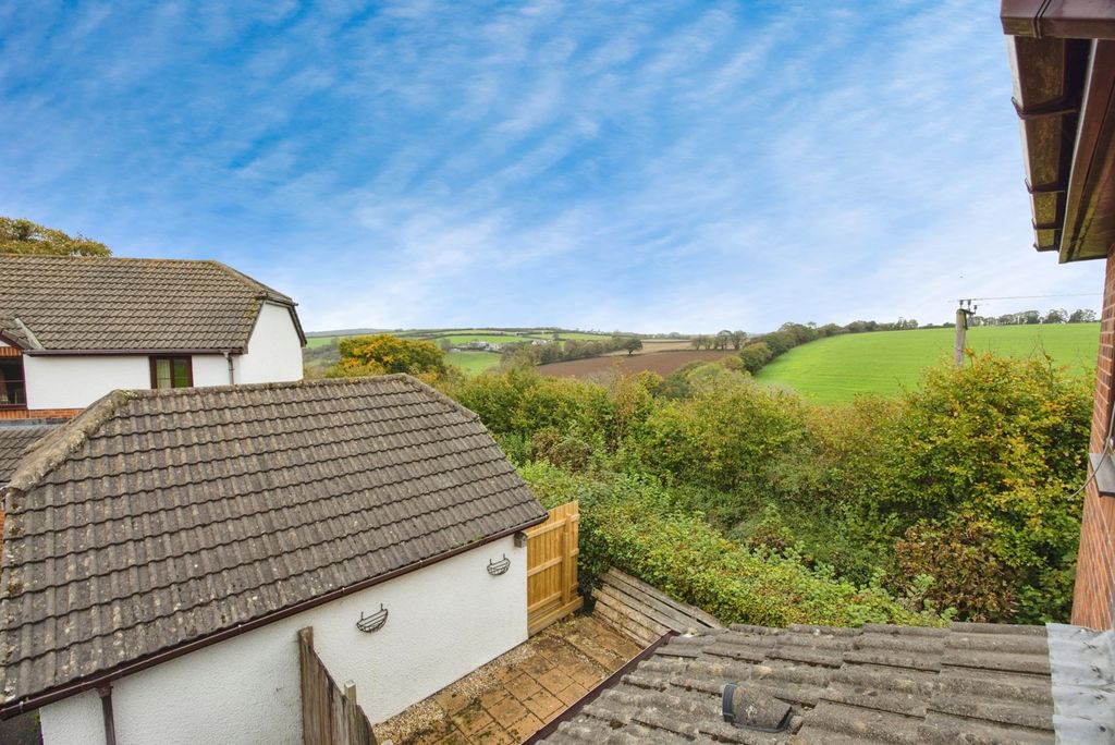 Property photo 2 of 13 Photo