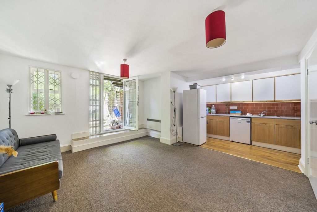 Property photo 1 of 7 1162796 (3)