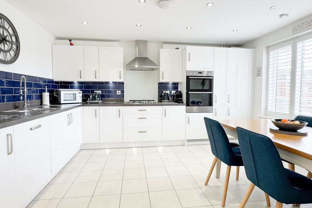 Property photo 3 of 18 4.Jpg