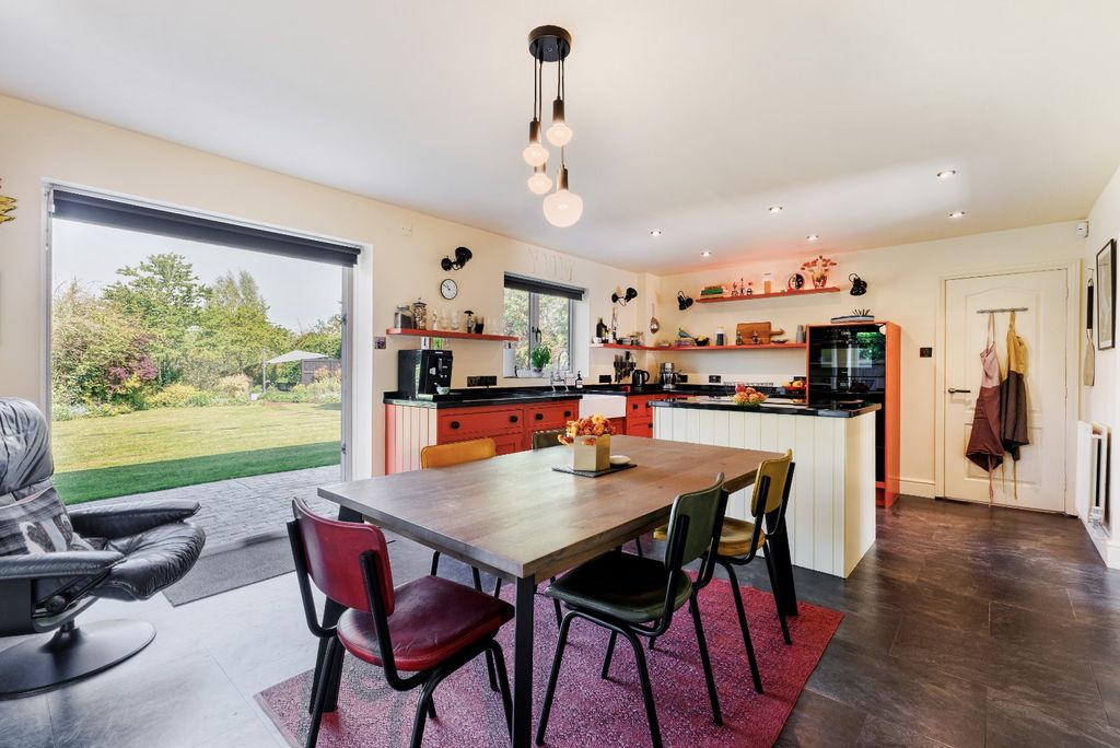 Property photo 2 of 23 Kitchen/Dining