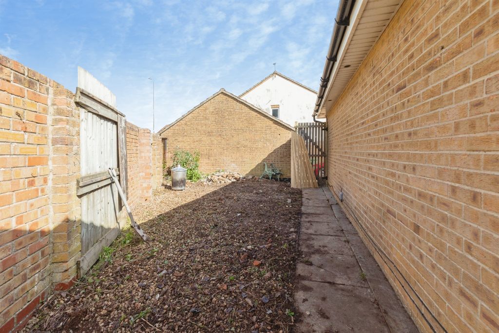 Property photo 3 of 11