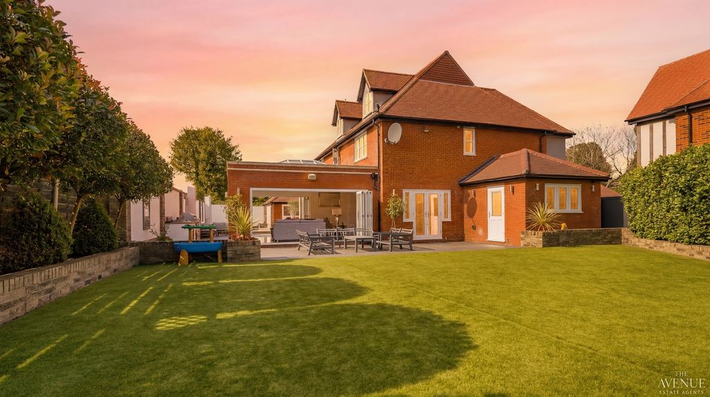 Property photo 2 of 22 4378302