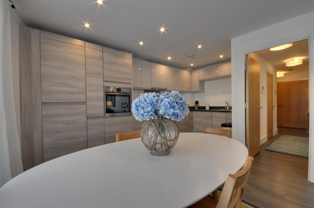 Property photo 3 of 16 Kitchen 3.Jpg