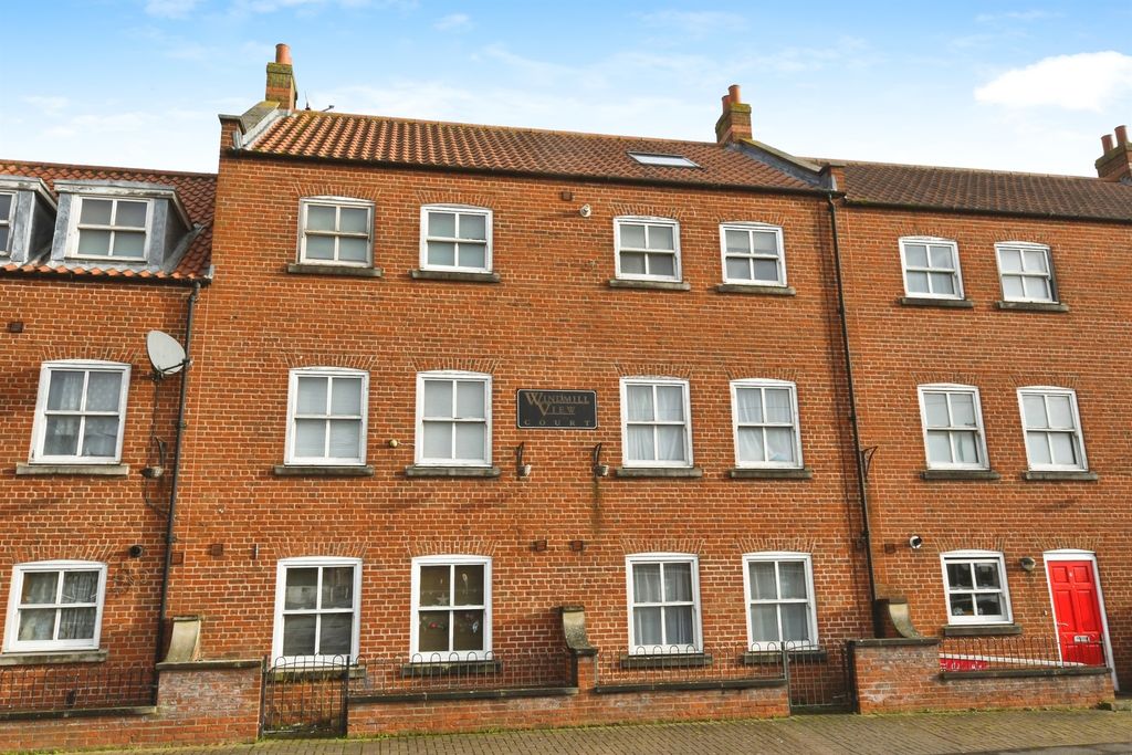 Property photo 1 of 11